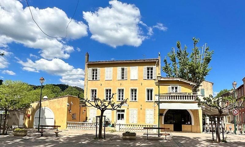 Hotel De La Loube La Roquebrussanne Luaran gambar