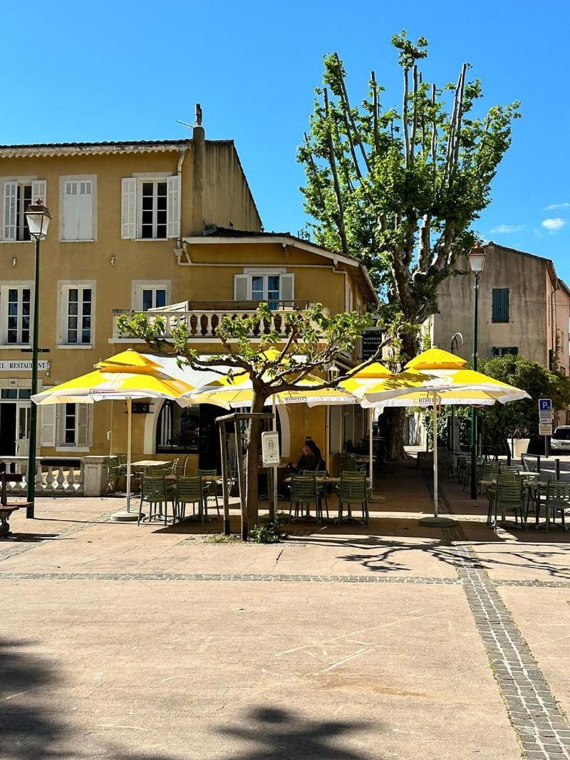 Hotel De La Loube La Roquebrussanne Luaran gambar